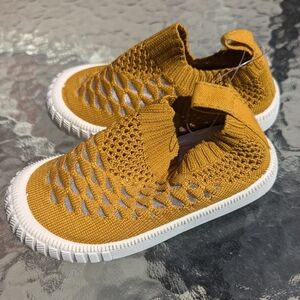 SALE - NWOT Eduba Yellow/Gold Mesh Slip-On Sneakers (2.5)